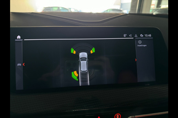 BMW 1-serie M135i xDrive Executive Pano|Keyless|Sfeer|HuD