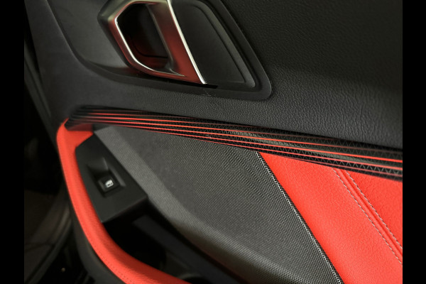 BMW 1-serie M135i xDrive Executive Pano|Keyless|Sfeer|HuD