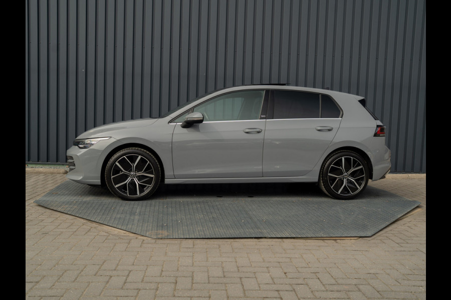 Volkswagen Golf 1.5 eTSI 50 Edition | Panodak | Trekhaak wegkl. | Stoelgeheugen | Head Up | IQ Light | Prijs Rijklaar!!
