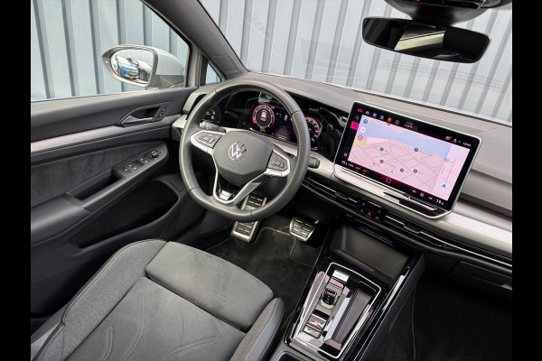 Volkswagen Golf 1.5 eTSI 50 Edition | Panodak | Trekhaak wegkl. | Stoelgeheugen | Head Up | IQ Light | Prijs Rijklaar!!