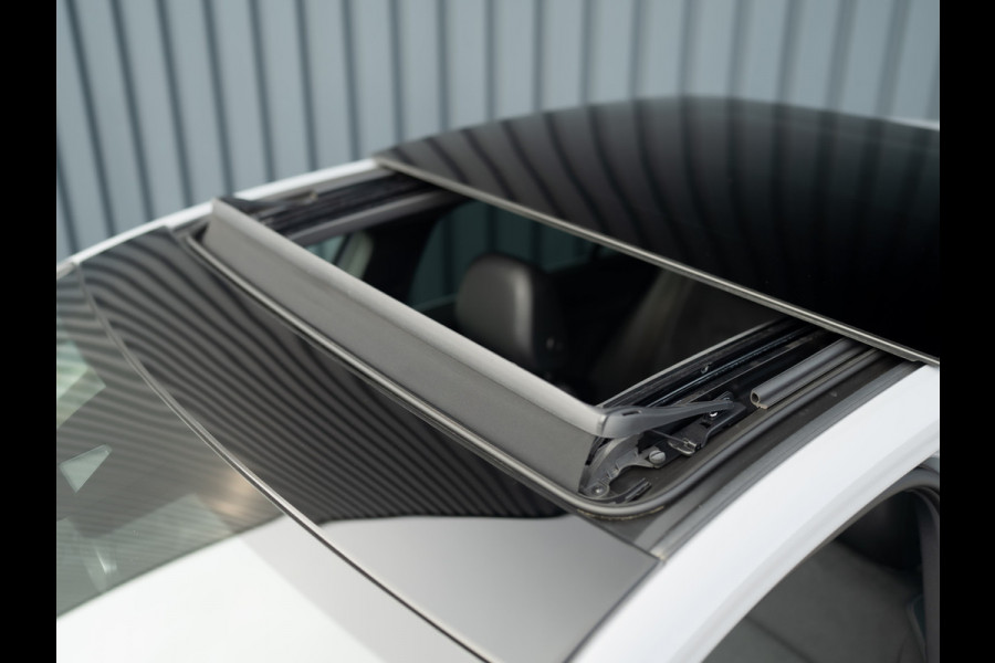 Volkswagen Golf 1.5 eTSI 50 Edition | Panodak | Trekhaak wegkl. | Stoelgeheugen | Head Up | IQ Light | Prijs Rijklaar!!