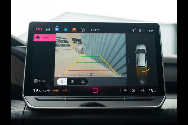 Volkswagen Golf 1.5 eTSI 50 Edition | Panodak | Trekhaak wegkl. | Stoelgeheugen | Head Up | IQ Light | Prijs Rijklaar!!