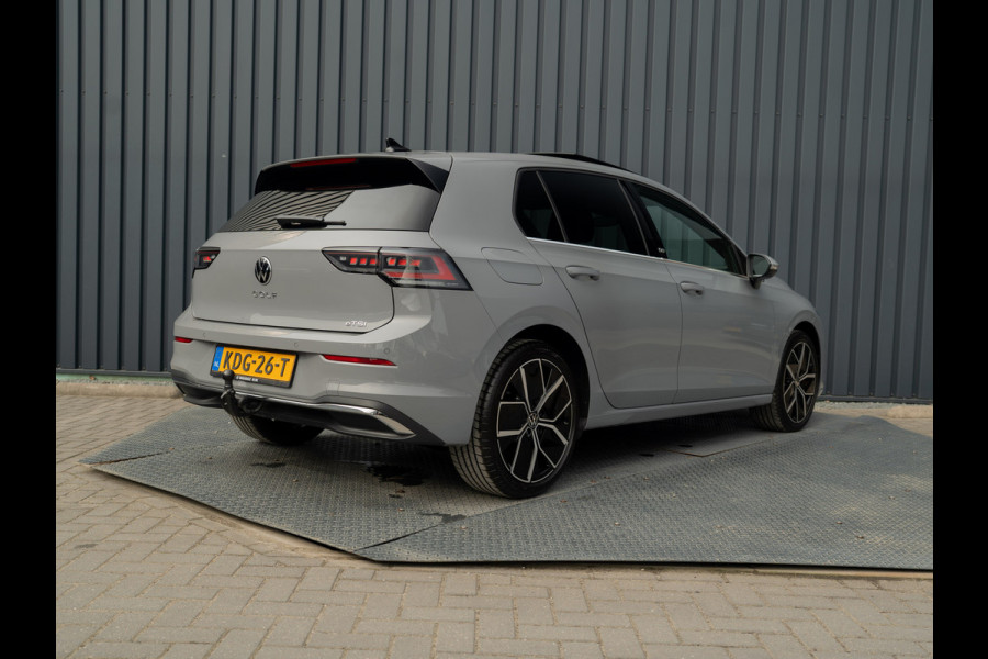Volkswagen Golf 1.5 eTSI 50 Edition | Panodak | Trekhaak wegkl. | Stoelgeheugen | Head Up | IQ Light | Prijs Rijklaar!!