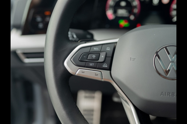 Volkswagen Golf 1.5 eTSI 50 Edition | Panodak | Trekhaak wegkl. | Stoelgeheugen | Head Up | IQ Light | Prijs Rijklaar!!