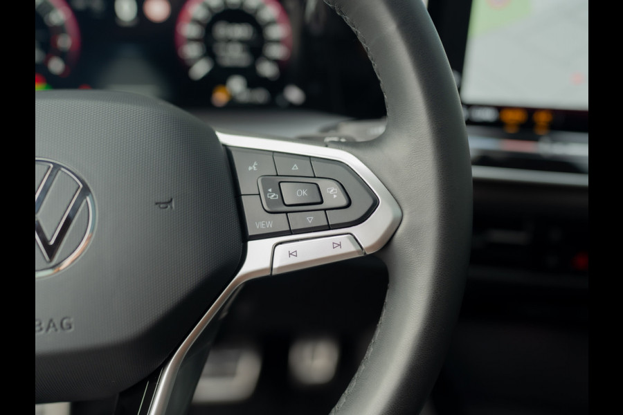 Volkswagen Golf 1.5 eTSI 50 Edition | Panodak | Trekhaak wegkl. | Stoelgeheugen | Head Up | IQ Light | Prijs Rijklaar!!