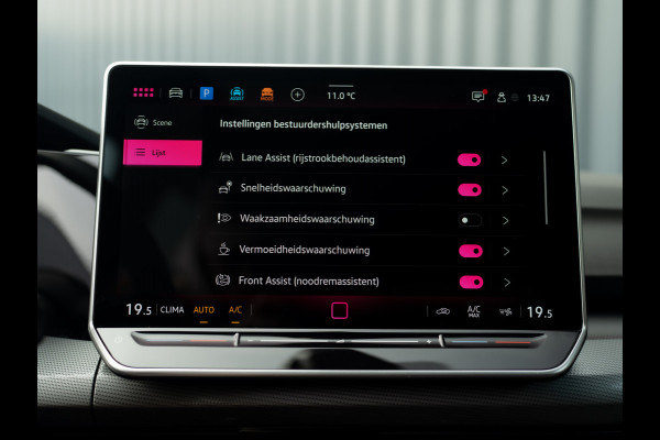 Volkswagen Golf 1.5 eTSI 50 Edition | Panodak | Trekhaak wegkl. | Stoelgeheugen | Head Up | IQ Light | Prijs Rijklaar!!