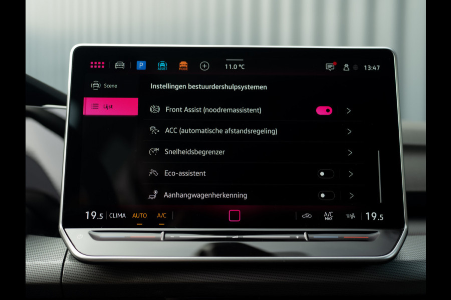 Volkswagen Golf 1.5 eTSI 50 Edition | Panodak | Trekhaak wegkl. | Stoelgeheugen | Head Up | IQ Light | Prijs Rijklaar!!