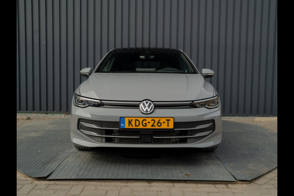 Volkswagen Golf 1.5 eTSI 50 Edition | Panodak | Trekhaak wegkl. | Stoelgeheugen | Head Up | IQ Light | Prijs Rijklaar!!