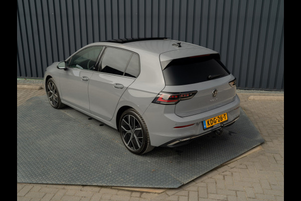 Volkswagen Golf 1.5 eTSI 50 Edition | Panodak | Trekhaak wegkl. | Stoelgeheugen | Head Up | IQ Light | Prijs Rijklaar!!