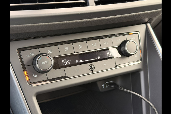 Volkswagen Polo 1.0 TSI Virtual 17'' LED ACC Camera CarPlay Navi Stoelverwarming