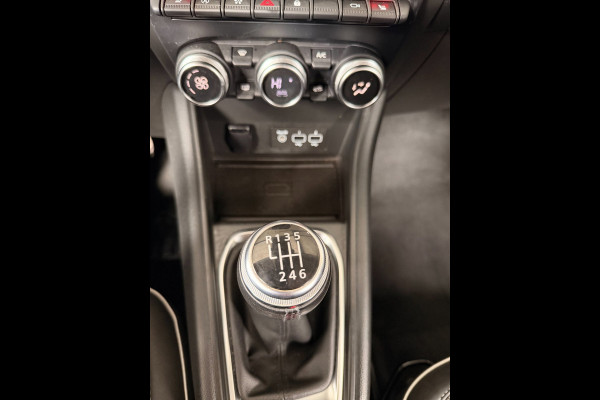 Renault Captur 1.0 TCe 90 Intens Carplay 360 Camera ACC Stoel Stuurverw Afn Trekhaak Navigatie Cruise Clima PDC D.A.B