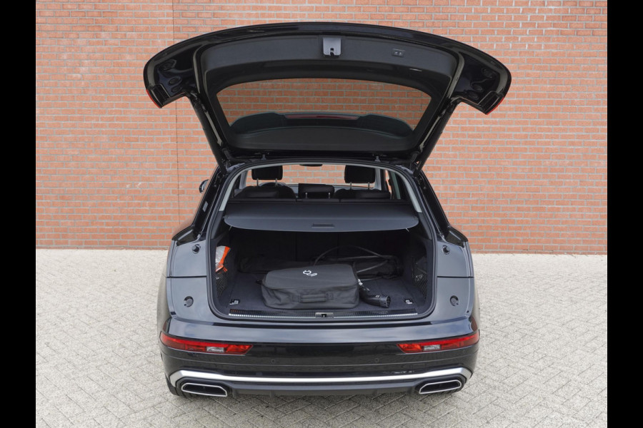 Audi Q5 50 TFSI e 300pk PHEV S-Line | DEMO ! | Navigatie Camera Parkeersensoren Head-up-display Stoelverwarming Ledverlichting Cruise Control Getinte ramen Climate Control