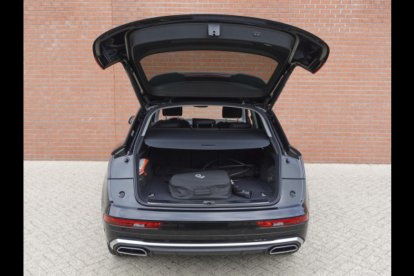 Audi Q5 50 TFSI e 300pk PHEV S-Line | DEMO ! | Navigatie Camera Parkeersensoren Head-up-display Stoelverwarming Ledverlichting Cruise Control Getinte ramen Climate Control