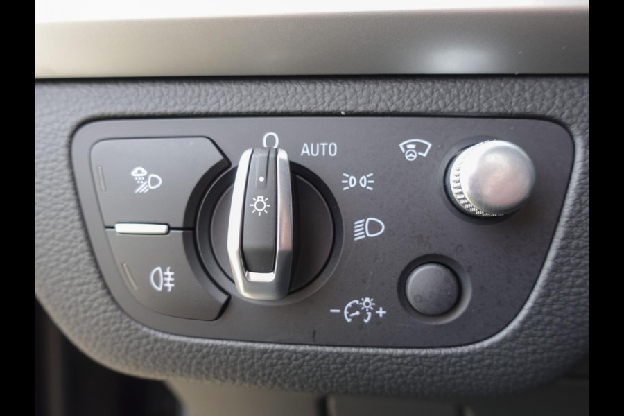 Audi Q5 50 TFSI e 300pk PHEV S-Line | DEMO ! | Navigatie Camera Parkeersensoren Head-up-display Stoelverwarming Ledverlichting Cruise Control Getinte ramen Climate Control