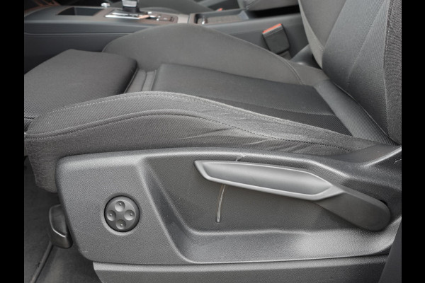 Audi Q5 50 TFSI e 300pk PHEV S-Line | DEMO ! | Navigatie Camera Parkeersensoren Head-up-display Stoelverwarming Ledverlichting Cruise Control Getinte ramen Climate Control