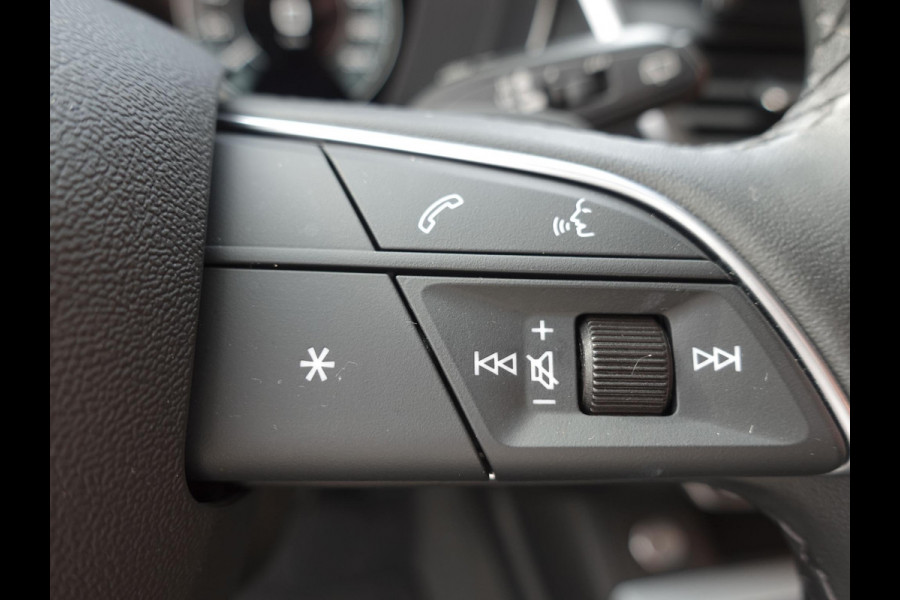 Audi Q5 50 TFSI e 300pk PHEV S-Line | DEMO ! | Navigatie Camera Parkeersensoren Head-up-display Stoelverwarming Ledverlichting Cruise Control Getinte ramen Climate Control