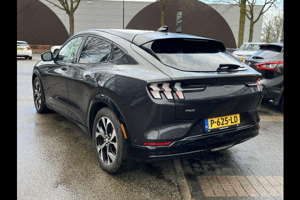 Ford Mustang Mach-E AWD 75 kWh SOH 95% |14.000KM!! VAN € 34.900,- VOOR € 31.877,- UW LENTEVOORDEEL € 3.023,-!| ORIG. NL NAP| EERSTE EIGENAAR| ELEKTRISCHE ACHTERKLEP| B&O| 360 CAMERA| STOEL + STUURVERWARMING| PANO