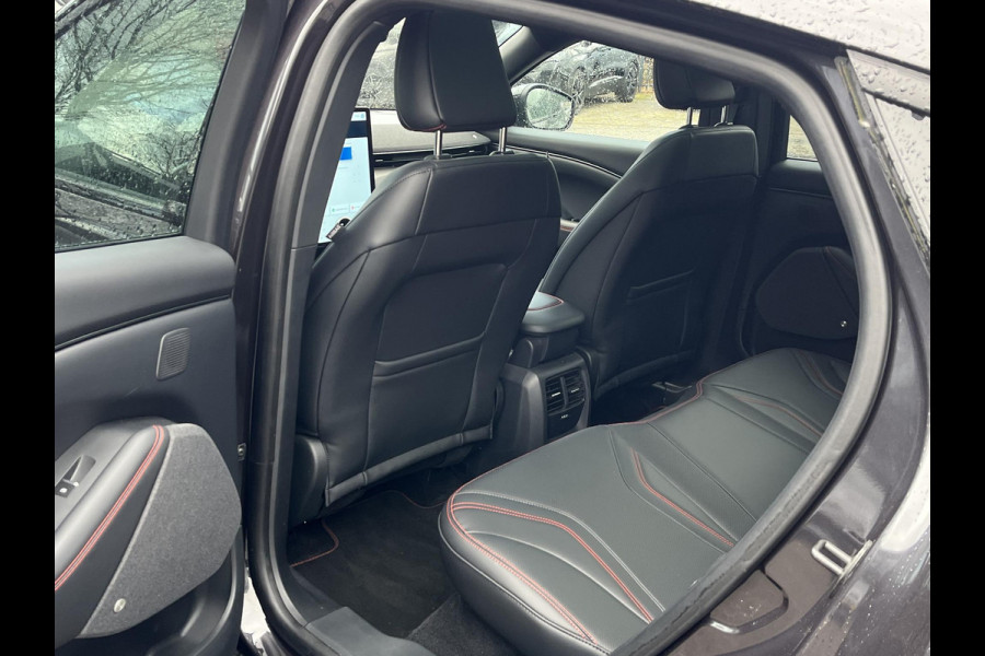 Ford Mustang Mach-E AWD 75 kWh SOH 95% |14.000KM!! VAN € 34.900,- VOOR € 31.877,- UW LENTEVOORDEEL € 3.023,-!| ORIG. NL NAP| EERSTE EIGENAAR| ELEKTRISCHE ACHTERKLEP| B&O| 360 CAMERA| STOEL + STUURVERWARMING| PANO