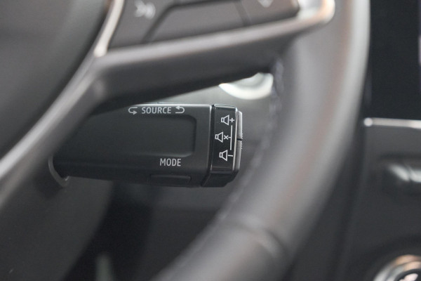 Renault Clio TCe 90 GPF techno | 360 Camera | Adaptieve Cruise Control | Navigatie | 9.3 Inch Groot Scherm