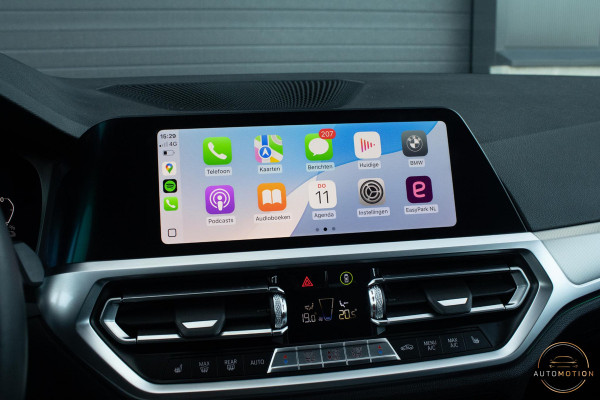 BMW 3-serie 330e PANO MEMORY M PAKKET CAMERA HUD TREKHAAK