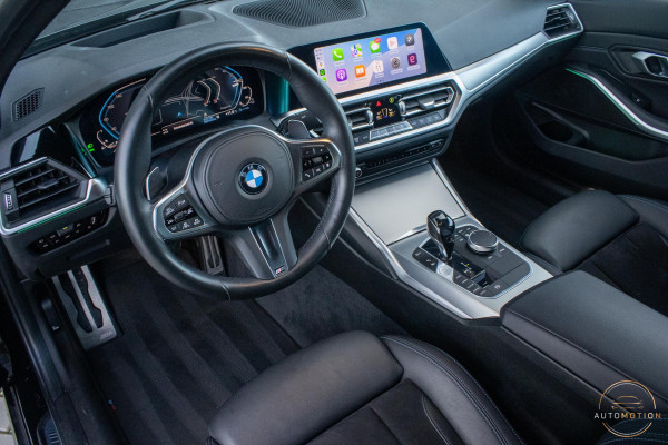 BMW 3-serie 330e PANO MEMORY M PAKKET CAMERA HUD TREKHAAK