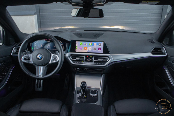 BMW 3-serie 330e PANO MEMORY M PAKKET CAMERA HUD TREKHAAK