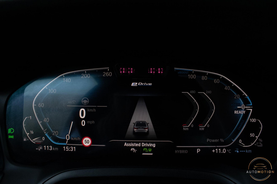 BMW 3-serie 330e PANO MEMORY M PAKKET CAMERA HUD TREKHAAK