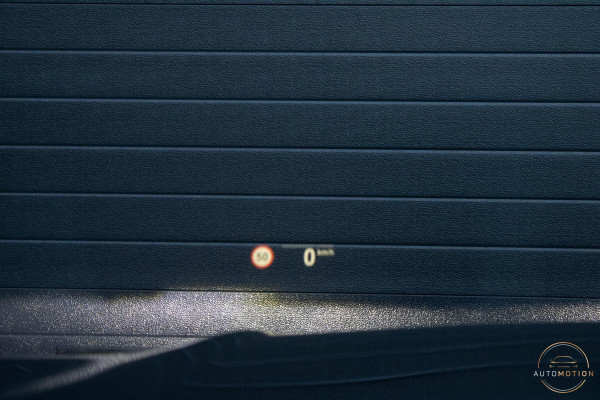 BMW 3-serie 330e PANO MEMORY M PAKKET CAMERA HUD TREKHAAK