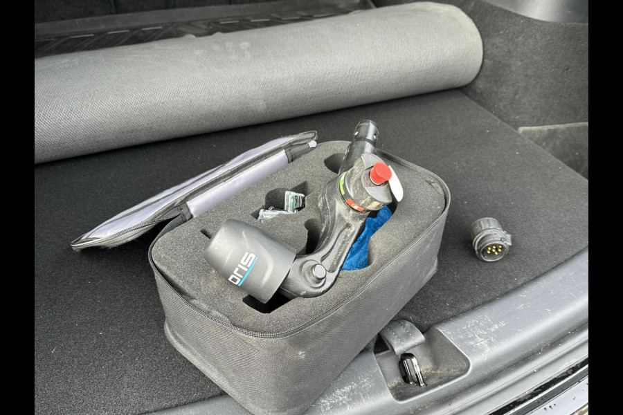 Tesla Model Y Long Range AWD 75 kWh SOH 88%|BTW|VAN €30.900,- NU VOOR SLECHTS €28.877,- Uw LENTEVOORDEEL €2.023,- | AFNEEMBARE TREKHAAK|DE HOOGVOLTACCU EN AANDRIJFLIJN GARANTIE TOT 2030 of 192.000KM| AUTOPILOT| STOEL+ STUURVERWARMING| ACHTERBANK VERWARMD