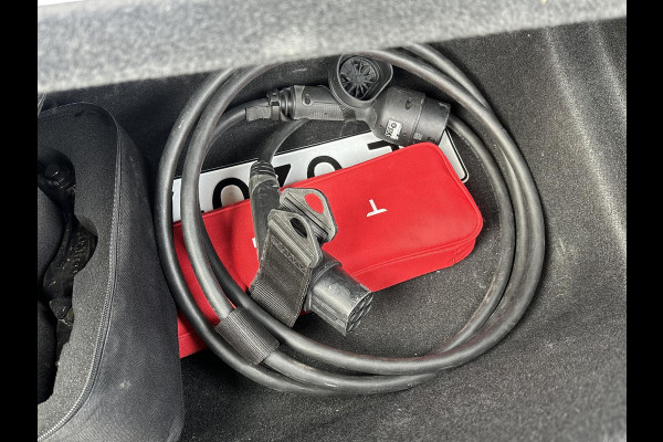 Tesla Model Y Long Range AWD 75 kWh SOH 88%|BTW|VAN €30.900,- NU VOOR SLECHTS €28.877,- Uw LENTEVOORDEEL €2.023,- | AFNEEMBARE TREKHAAK|DE HOOGVOLTACCU EN AANDRIJFLIJN GARANTIE TOT 2030 of 192.000KM| AUTOPILOT| STOEL+ STUURVERWARMING| ACHTERBANK VERWARMD