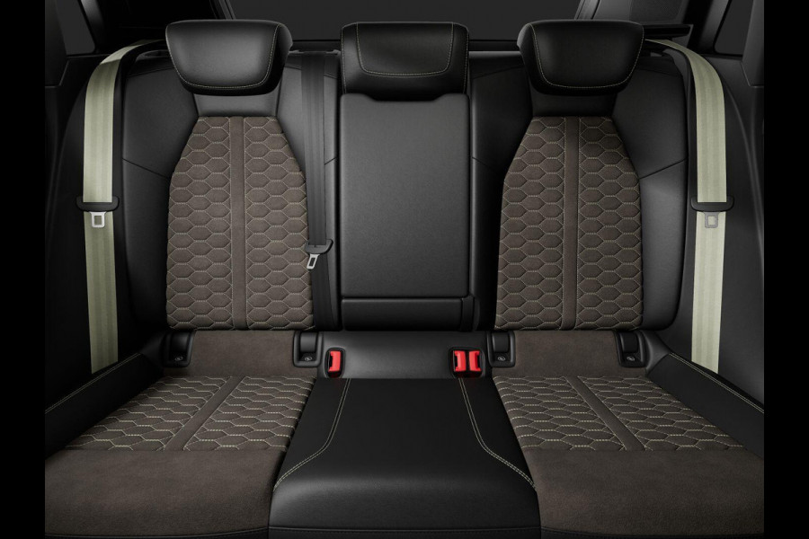 Audi RS3 Sportback Competition Limited 2.5 TFSI 295 kW / 400 PK SB Audi Exclusive Matte Gletsjerwit | Panoramadak | Sonos | HUD |