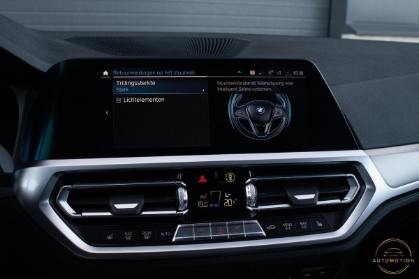 BMW 3-serie 330e PANO MEMORY M PAKKET CAMERA HUD TREKHAAK