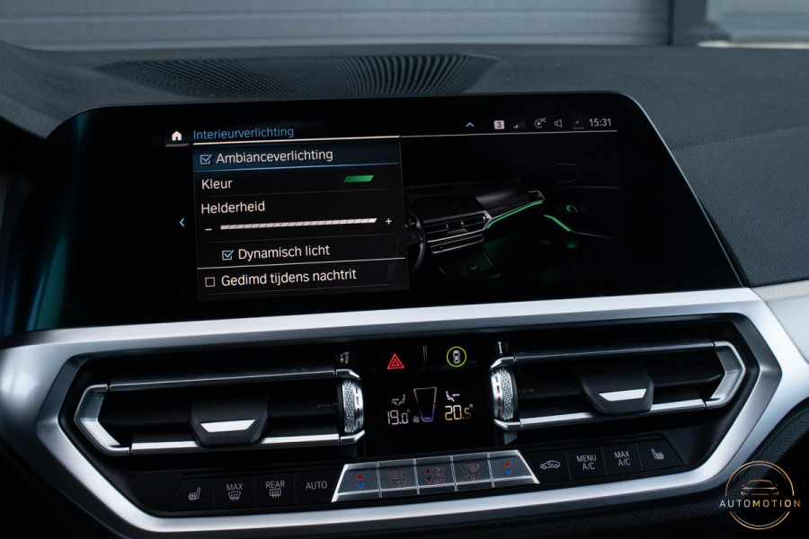 BMW 3-serie 330e PANO MEMORY M PAKKET CAMERA HUD TREKHAAK