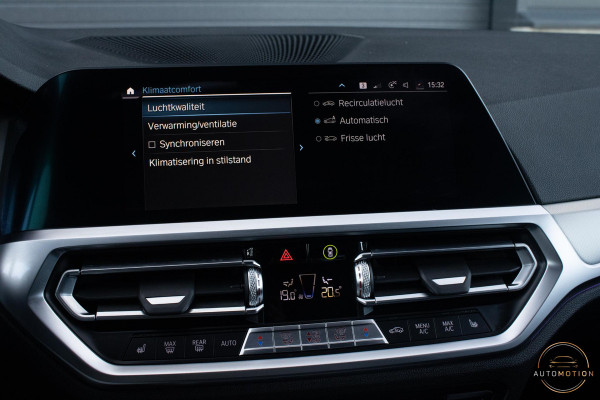 BMW 3-serie 330e PANO MEMORY M PAKKET CAMERA HUD TREKHAAK