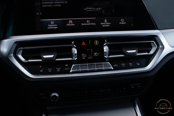BMW 3-serie 330e PANO MEMORY M PAKKET CAMERA HUD TREKHAAK