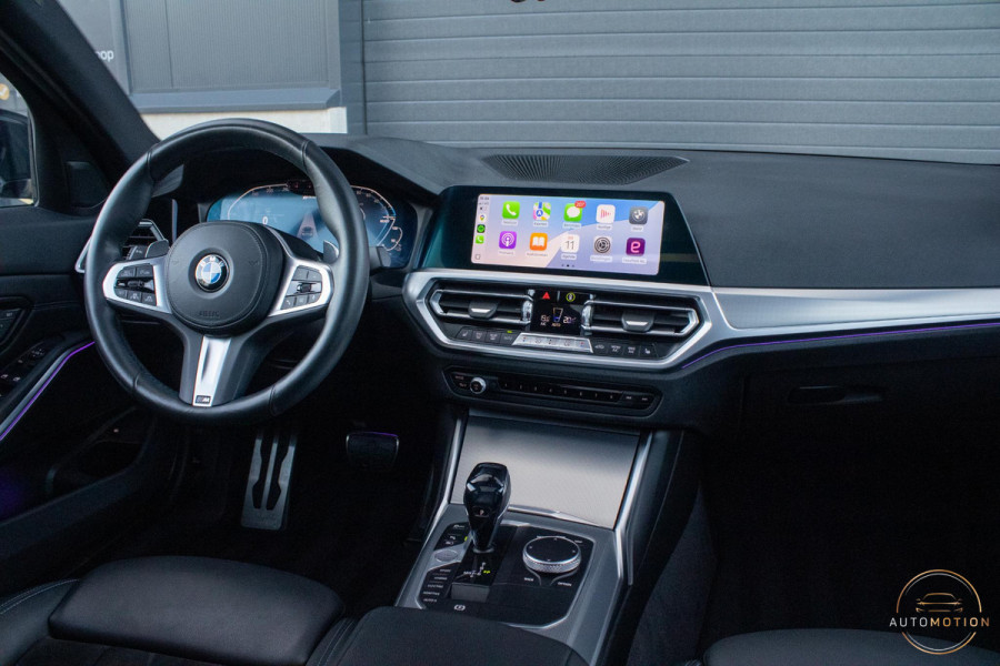 BMW 3-serie 330e PANO MEMORY M PAKKET CAMERA HUD TREKHAAK