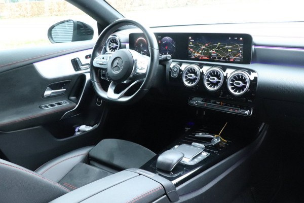 Mercedes-Benz CLA-Klasse 250 AMG | PANO | SFEERVERLICHTING | MEMORY | CAMERA