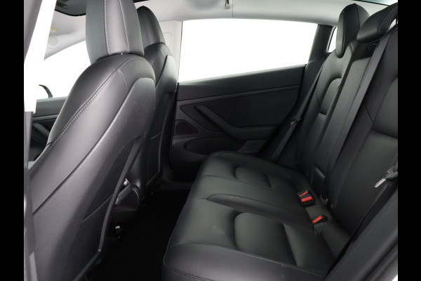 Tesla Model 3 Standard RWD Plus 60 kWh 1e EIG. SOH 92%!! GARANTIE TOT 2031* PARKEERSENSOREN V+A . PANORAMADAK . APPLE CARPLAY & ANDROID AUTO . STOELVERWARMING