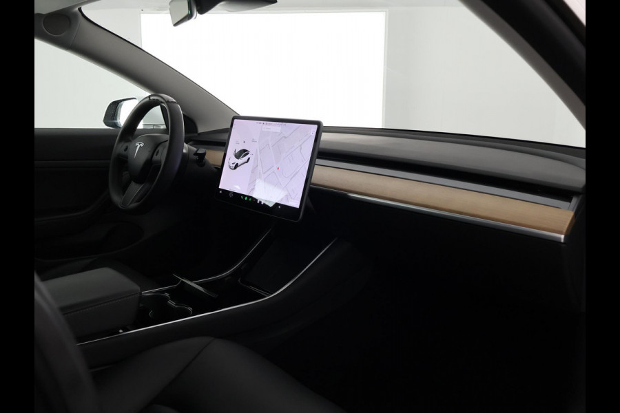 Tesla Model 3 Standard RWD Plus 60 kWh 1e EIG. SOH 92%!! GARANTIE TOT 2031* PARKEERSENSOREN V+A . PANORAMADAK . APPLE CARPLAY & ANDROID AUTO . STOELVERWARMING