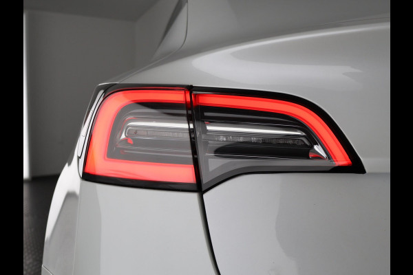 Tesla Model 3 Standard RWD Plus 60 kWh 1e EIG. SOH 92%!! GARANTIE TOT 2031* PARKEERSENSOREN V+A . PANORAMADAK . APPLE CARPLAY & ANDROID AUTO . STOELVERWARMING