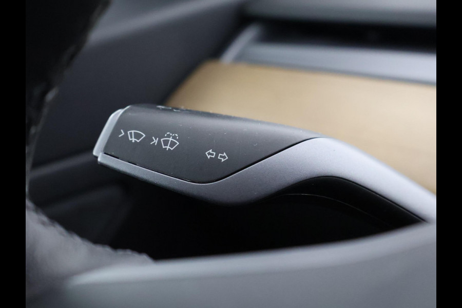 Tesla Model 3 Standard RWD Plus 60 kWh 1e EIG. SOH 92%!! GARANTIE TOT 2031* PARKEERSENSOREN V+A . PANORAMADAK . APPLE CARPLAY & ANDROID AUTO . STOELVERWARMING