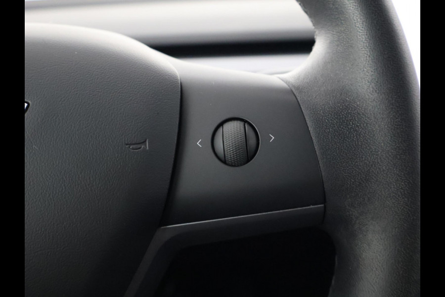 Tesla Model 3 Standard RWD Plus 60 kWh 1e EIG. SOH 92%!! GARANTIE TOT 2031* PARKEERSENSOREN V+A . PANORAMADAK . APPLE CARPLAY & ANDROID AUTO . STOELVERWARMING