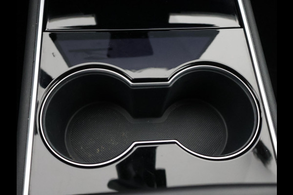 Tesla Model 3 Standard RWD Plus 60 kWh 1e EIG. SOH 92%!! GARANTIE TOT 2031* PARKEERSENSOREN V+A . PANORAMADAK . APPLE CARPLAY & ANDROID AUTO . STOELVERWARMING