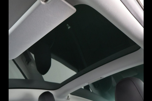 Tesla Model 3 Standard RWD Plus 60 kWh 1e EIG. SOH 92%!! GARANTIE TOT 2031* PARKEERSENSOREN V+A . PANORAMADAK . APPLE CARPLAY & ANDROID AUTO . STOELVERWARMING