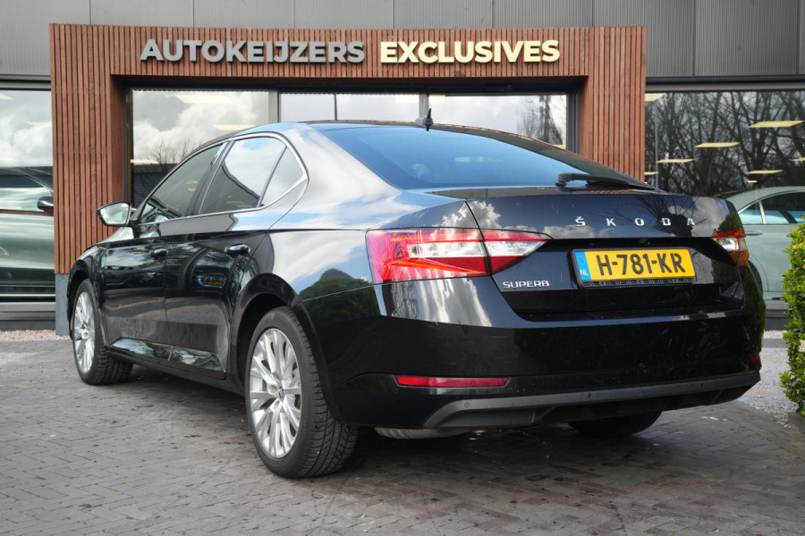 Škoda Superb 1.5 TSI ACT Business Edition Adaptieve Cruise Virtual Dash Leer Alcantara