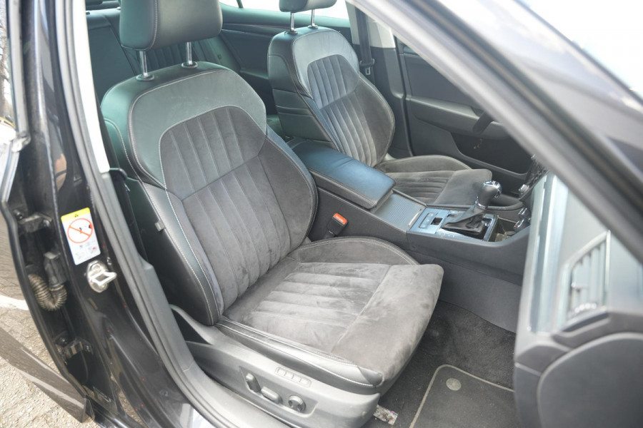 Škoda Superb 1.5 TSI ACT Business Edition Adaptieve Cruise Virtual Dash Leer Alcantara