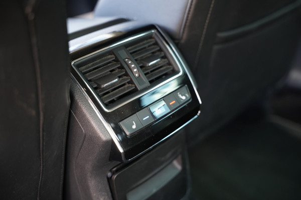 Škoda Superb 1.5 TSI ACT Business Edition Adaptieve Cruise Virtual Dash Leer Alcantara