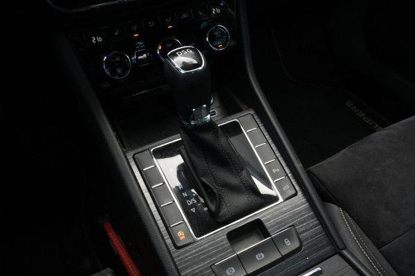 Škoda Superb 1.5 TSI ACT Business Edition Adaptieve Cruise Virtual Dash Leer Alcantara