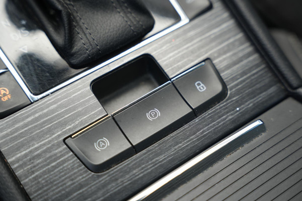 Škoda Superb 1.5 TSI ACT Business Edition Adaptieve Cruise Virtual Dash Leer Alcantara