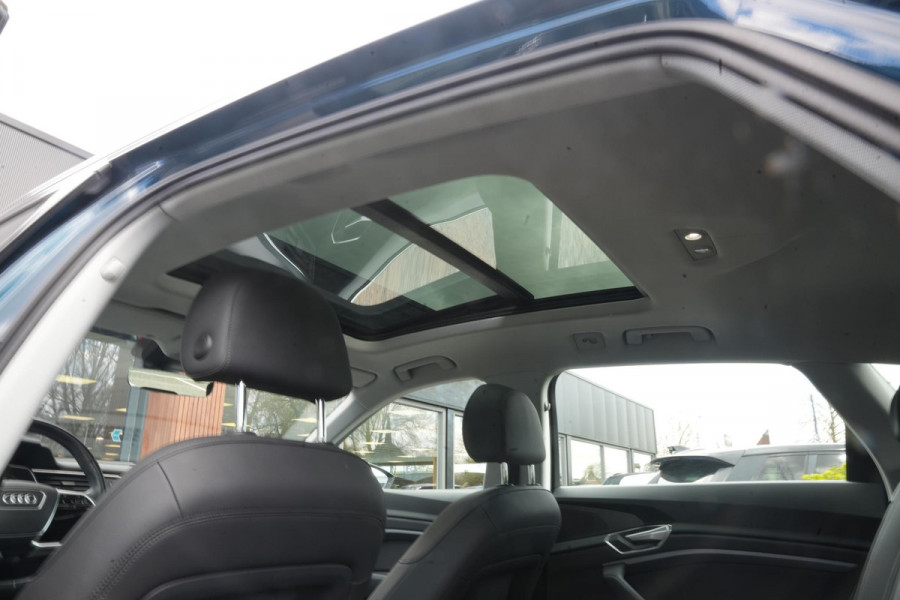 Audi e-tron e-tron 50 quattro Launch edition plus 71 kWh Panoramadak Adaptieve Cruise Leer Memory PDC